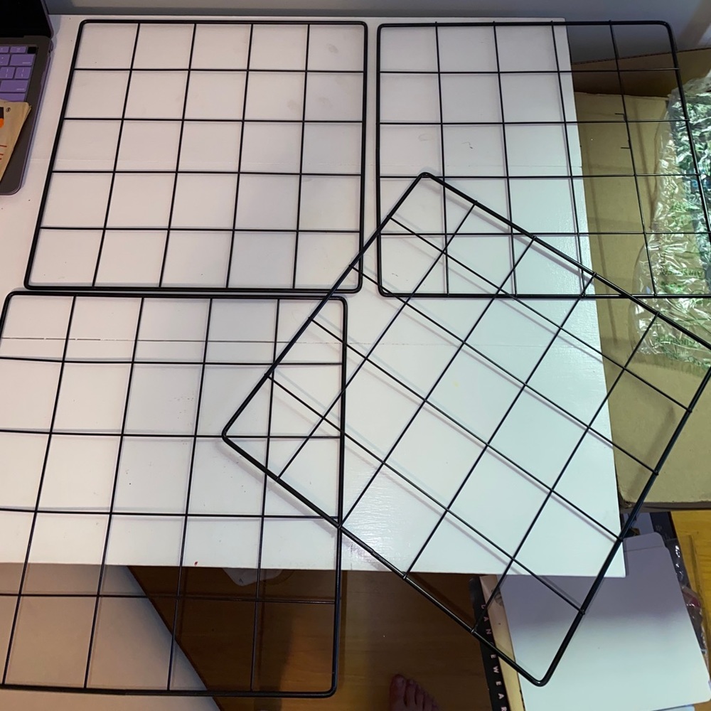 Set of 4 metal grid photo hanging wall decor
